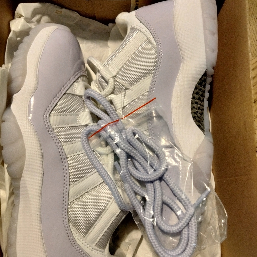 Air Jordan 11 Retro Low